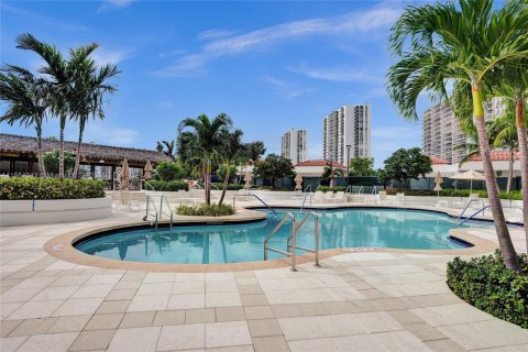 Condo in Aventura, Florida, 2 bedrooms  № 1896811 - photo 29