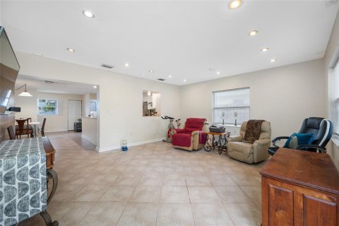 Villa ou maison à vendre à Pinellas Park, Floride: 3 chambres, 129.23 m2 № 2095796 - photo 25