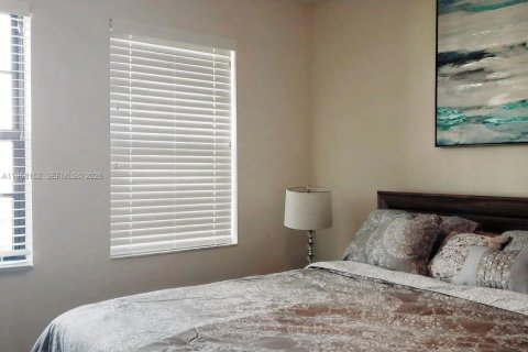 House in Boca Raton, Florida 3 bedrooms, 177.07 sq.m. № 2031674 - photo 13