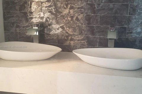 House in Boca Raton, Florida 3 bedrooms, 177.07 sq.m. № 2031674 - photo 7