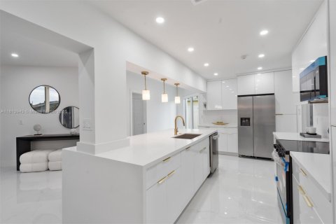 House in Delray Beach, Florida 4 bedrooms, 151.15 sq.m. № 1763076 - photo 7
