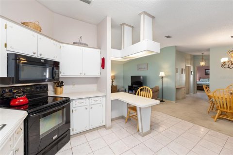 House in The Villages, Florida 2 bedrooms, 128.48 sq.m. № 1637497 - photo 10