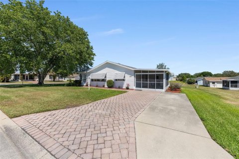 House in The Villages, Florida 2 bedrooms, 128.48 sq.m. № 1637497 - photo 3