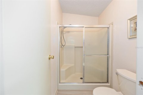 House in The Villages, Florida 2 bedrooms, 128.48 sq.m. № 1637497 - photo 26