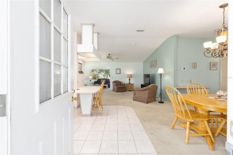 House in The Villages, Florida 2 bedrooms, 128.48 sq.m. № 1637497 - photo 6
