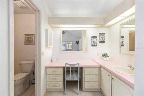 House in The Villages, Florida 2 bedrooms, 128.48 sq.m. № 1637497 - photo 25