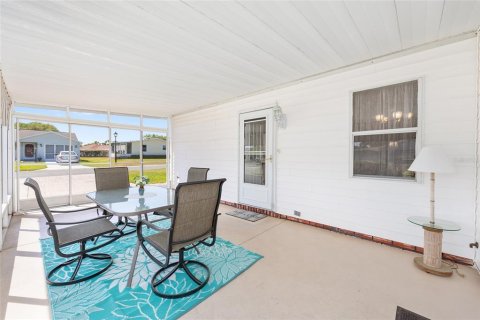 House in The Villages, Florida 2 bedrooms, 128.48 sq.m. № 1637497 - photo 5