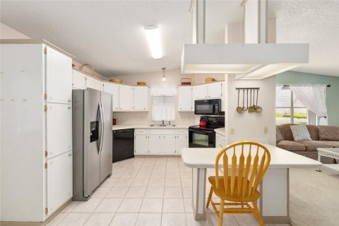 House in The Villages, Florida 2 bedrooms, 128.48 sq.m. № 1637497 - photo 12
