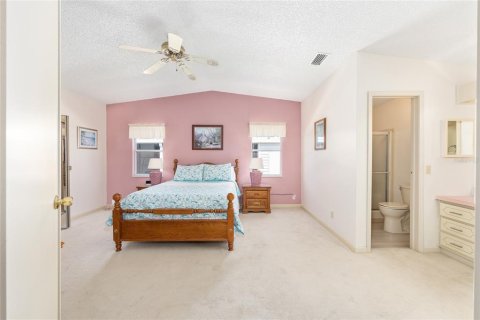 House in The Villages, Florida 2 bedrooms, 128.48 sq.m. № 1637497 - photo 24