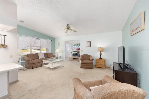 House in The Villages, Florida 2 bedrooms, 128.48 sq.m. № 1637497 - photo 16