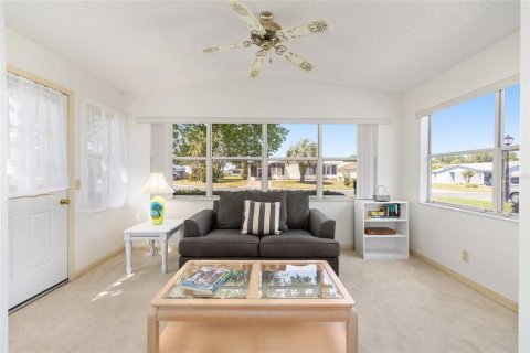 House in The Villages, Florida 2 bedrooms, 128.48 sq.m. № 1637497 - photo 20