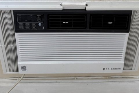 Copropriété à louer à Bay Harbor Islands, Floride: 1 chambre, 69.68 m2 № 1938767 - photo 30