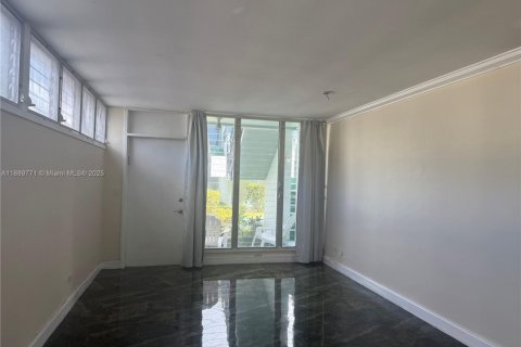 Condo in Bay Harbor Islands, Florida, 1 bedroom  № 1938767 - photo 28