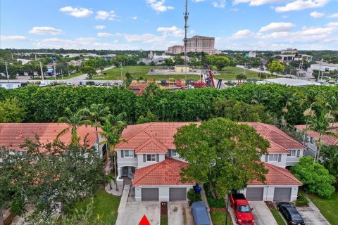 Townhouse in Riviera Beach, Florida 4 bedrooms, 152.82 sq.m. № 2383251 - photo 26