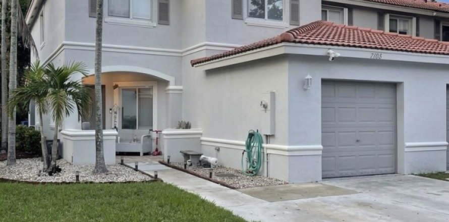 Townhouse in Riviera Beach, Florida 4 bedrooms, 152.82 sq.m. № 2383251