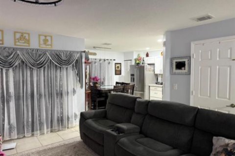 Townhouse in Riviera Beach, Florida 4 bedrooms, 152.82 sq.m. № 2383251 - photo 4