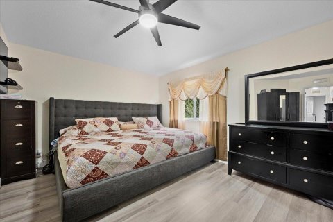 Townhouse in Riviera Beach, Florida 4 bedrooms, 152.82 sq.m. № 2383251 - photo 18