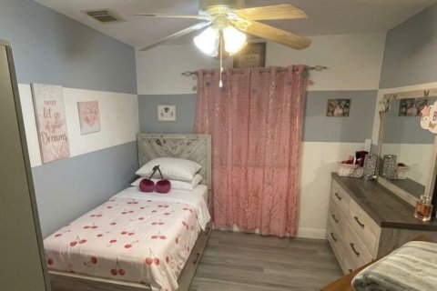 Townhouse in Riviera Beach, Florida 4 bedrooms, 152.82 sq.m. № 2383251 - photo 11