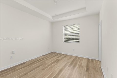 Townhouse in Hialeah, Florida 3 bedrooms, 143.53 sq.m. № 1954831 - photo 24