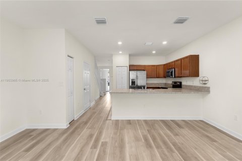 Townhouse in Hialeah, Florida 3 bedrooms, 143.53 sq.m. № 1954831 - photo 20