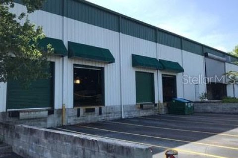 Immobilier commercial à louer à Groveland, Floride: 260.13 m2 № 2156474 - photo 5