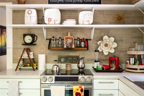 Casa en venta en Miami, Florida, 2 dormitorios, 108.97 m2 № 1958392 - foto 8