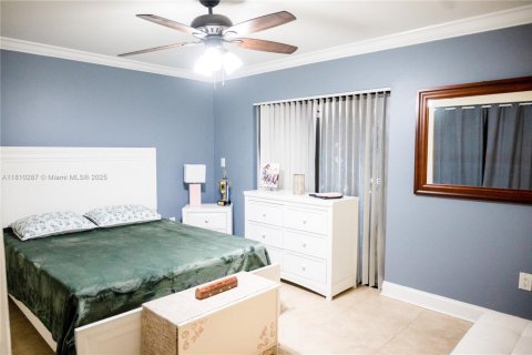 Casa en venta en Miami, Florida, 2 dormitorios, 108.97 m2 № 1958392 - foto 9