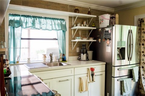 Casa en venta en Miami, Florida, 2 dormitorios, 108.97 m2 № 1958392 - foto 25