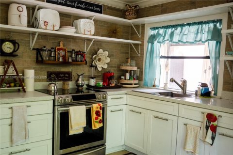 Casa en venta en Miami, Florida, 2 dormitorios, 108.97 m2 № 1958392 - foto 7