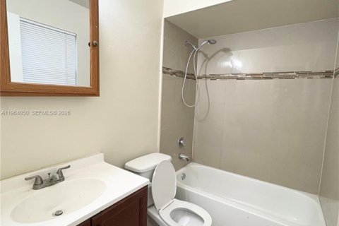 Снять в аренду виллу или дом в Халландейл-Бич, Флорида 2 спальни, 309.36м2, № 2025700 - фото 6