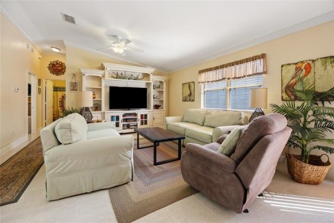Casa en venta en The Villages, Florida, 2 dormitorios, 110.37 m2 № 1825135 - foto 6