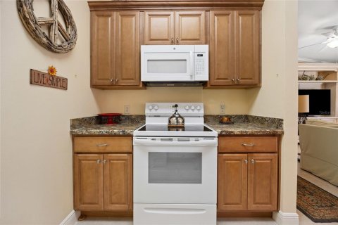 Casa en venta en The Villages, Florida, 2 dormitorios, 110.37 m2 № 1825135 - foto 10
