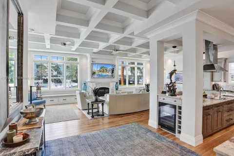 House in Lighthouse Point, Florida 4 bedrooms, 323.11 sq.m. № 1735909 - photo 8