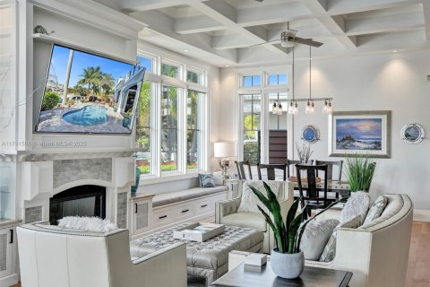 House in Lighthouse Point, Florida 4 bedrooms, 323.11 sq.m. № 1735909 - photo 12