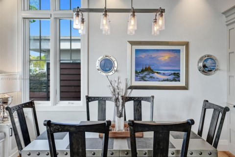 House in Lighthouse Point, Florida 4 bedrooms, 323.11 sq.m. № 1735909 - photo 17