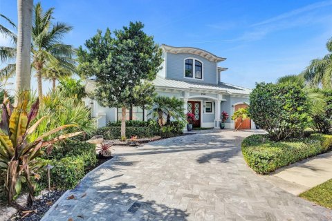 House in Lighthouse Point, Florida 4 bedrooms, 323.11 sq.m. № 1735909 - photo 6