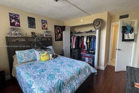 Condo in Miami, Florida, 2 bedrooms  № 1774273 - photo 16