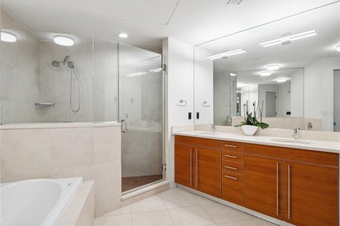 Condo in Orlando, Florida, 2 bedrooms  № 2353222 - photo 22