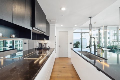 Condo in Orlando, Florida, 2 bedrooms  № 2353222 - photo 15