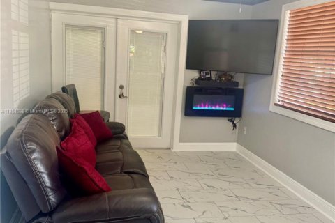 Townhouse in Cutler Bay, Florida 2 bedrooms, 94.76 sq.m. № 1855270 - photo 7