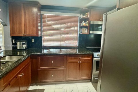 Townhouse in Cutler Bay, Florida 2 bedrooms, 94.76 sq.m. № 1855270 - photo 14