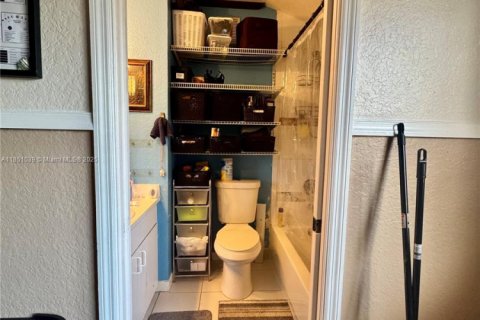 Townhouse in Cutler Bay, Florida 2 bedrooms, 94.76 sq.m. № 1855270 - photo 18