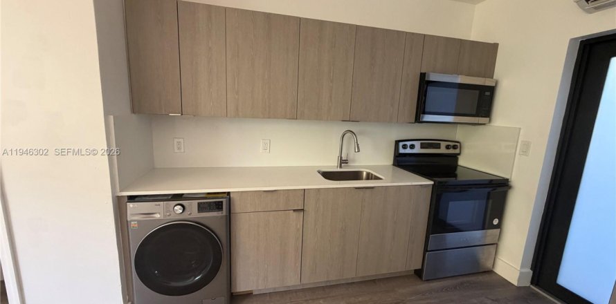 Студия в Майами, Флорида № 2004599