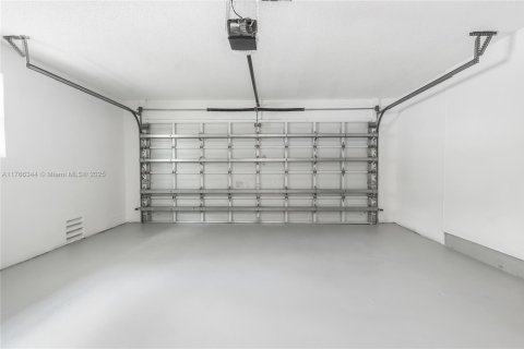 Купить виллу или дом в Корал-Спрингс, Флорида 4 спальни, 238.39м2, № 1728547 - фото 23