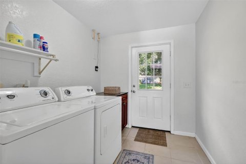 House in Mount Dora, Florida 4 bedrooms, 226.59 sq.m. № 1918546 - photo 27