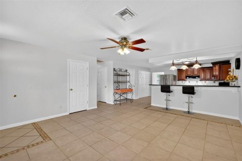 House in Mount Dora, Florida 4 bedrooms, 226.59 sq.m. № 1918546 - photo 5