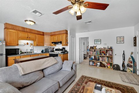 House in Mount Dora, Florida 4 bedrooms, 226.59 sq.m. № 1918546 - photo 21