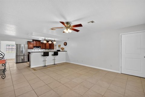 House in Mount Dora, Florida 4 bedrooms, 226.59 sq.m. № 1918546 - photo 7