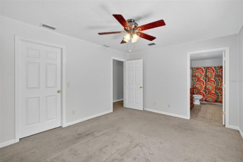 House in Mount Dora, Florida 4 bedrooms, 226.59 sq.m. № 1918546 - photo 15