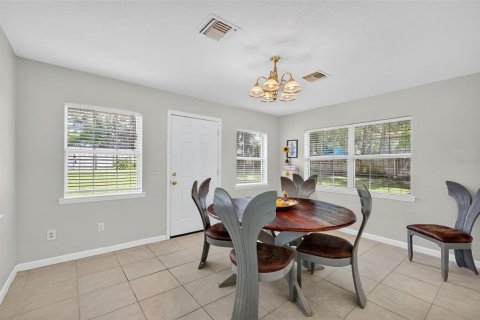 House in Mount Dora, Florida 4 bedrooms, 226.59 sq.m. № 1918546 - photo 12